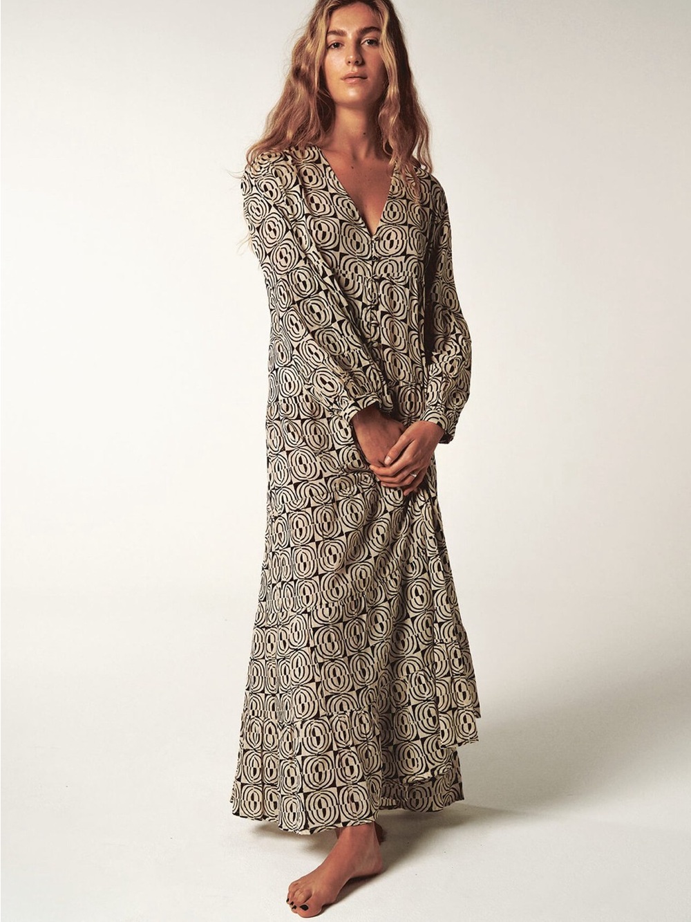 Gimaguas Beige & Black Patterned Long Sleeve Maxi Dress